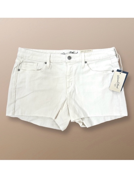 Universal Thread Pants - Mid-Rise Raw Hem Midi Jean Shorts in White Size 12/31
